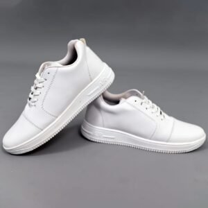 🤍 White Sneakers